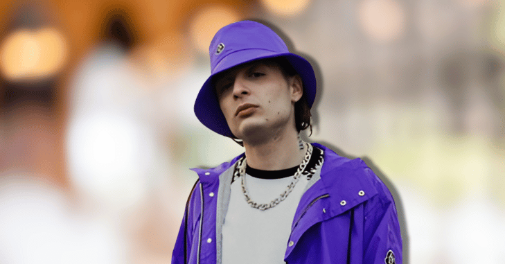 Peso Pluma performing